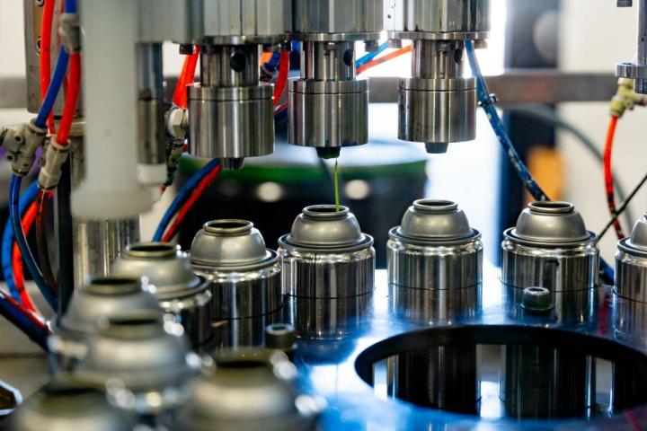 Sale of aerosol touch-up products Joliette